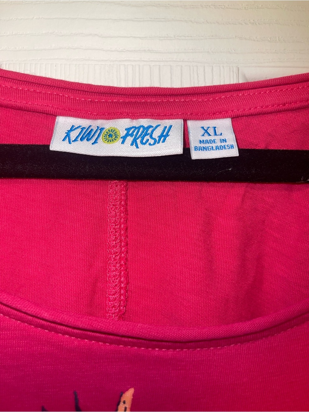 Kiwi Fresh Size XL Pink Fuchsia Pineapple Palm Tree Cap Sleeve Tee - Picture 3 of 11